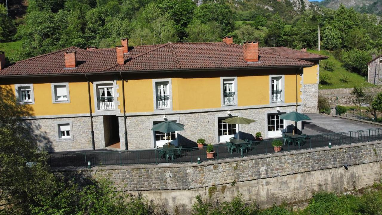 Hotel Y Apartamentos La Lonja Onís Exterior foto